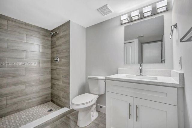 380 Racquet Club Rd 105, Weston, FL 33326