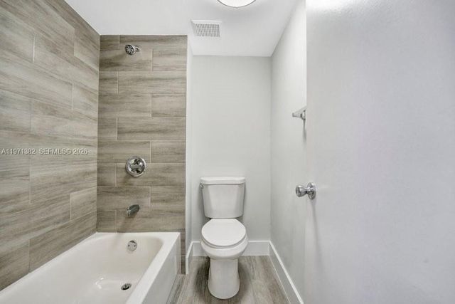 380 Racquet Club Rd 105, Weston, FL 33326