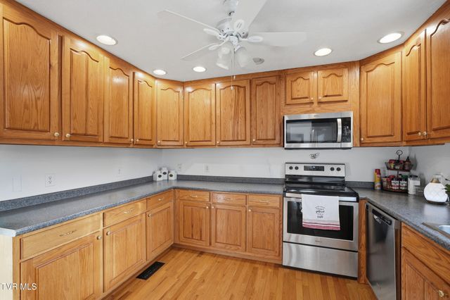 228 Sunrise Lane, Mountain City, TN 37683