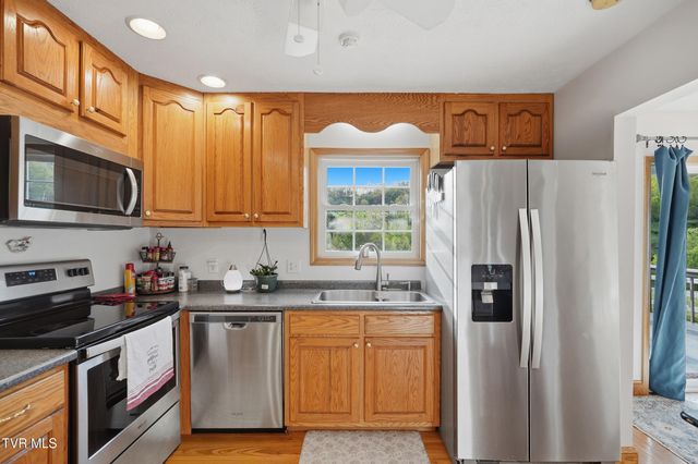228 Sunrise Lane, Mountain City, TN 37683