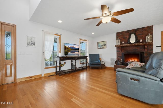 228 Sunrise Lane, Mountain City, TN 37683