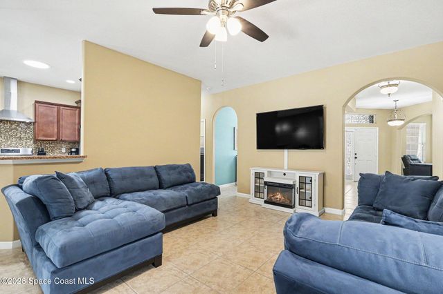 236 Grouper Circle SE, Palm Bay, FL 32909