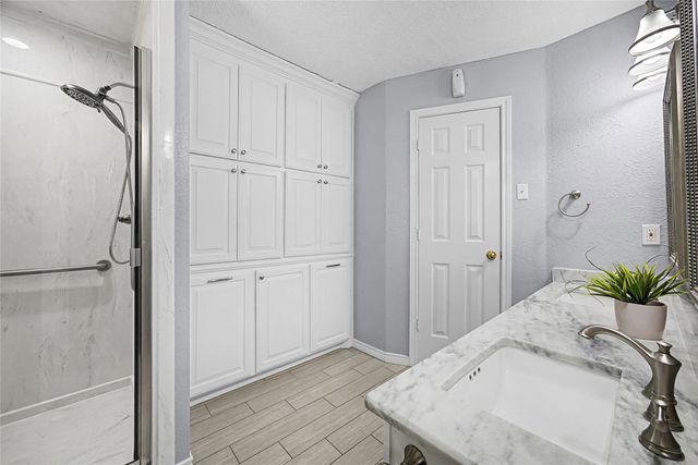 1043 Bells Chapel Road, Pecan Hill, TX 75165