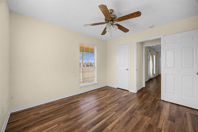 1043 Bells Chapel Road, Pecan Hill, TX 75165