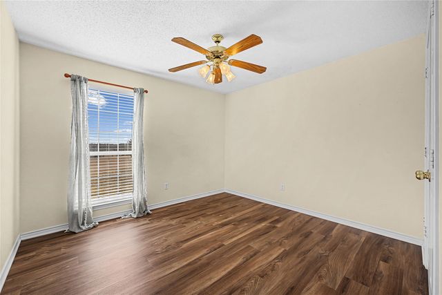 1043 Bells Chapel Road, Pecan Hill, TX 75165