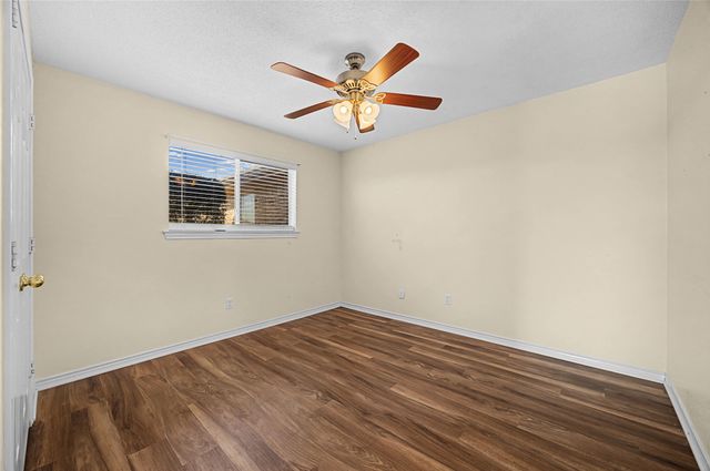 1043 Bells Chapel Road, Pecan Hill, TX 75165