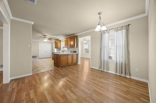 1043 Bells Chapel Road, Pecan Hill, TX 75165