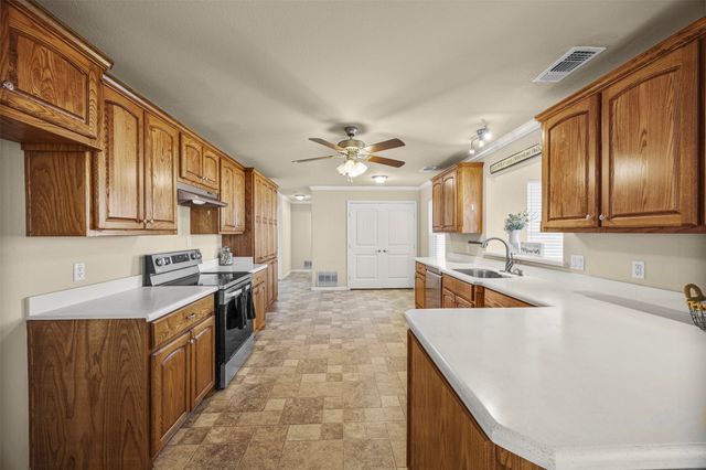 1043 Bells Chapel Road, Pecan Hill, TX 75165