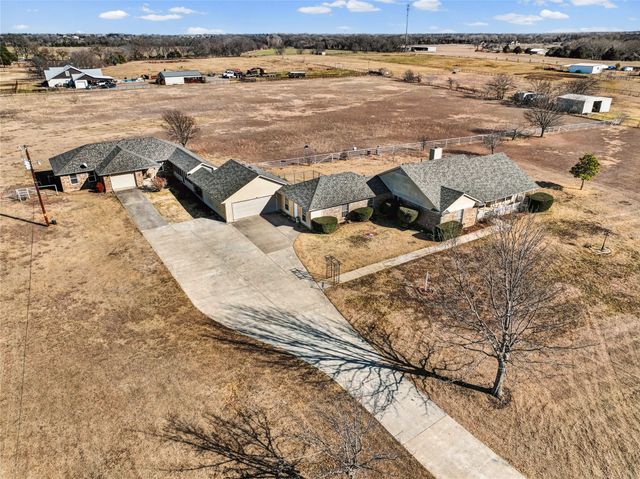 1043 Bells Chapel Road, Pecan Hill, TX 75165