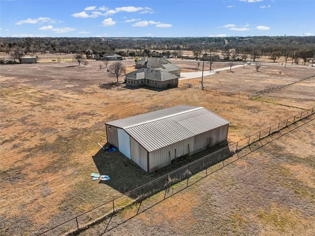 1043 Bells Chapel Road, Pecan Hill, TX 75165