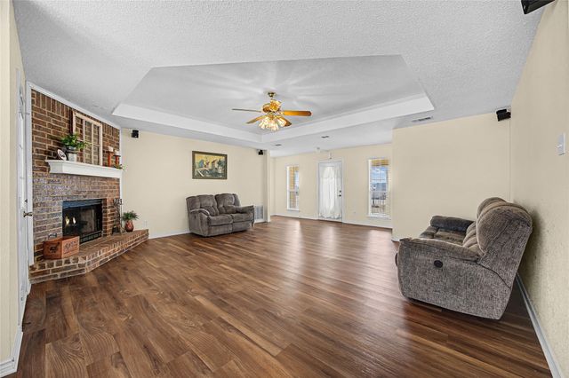 1043 Bells Chapel Road, Pecan Hill, TX 75165