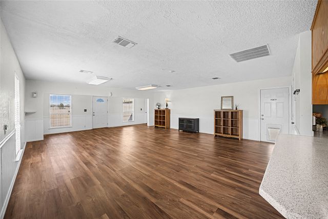 1043 Bells Chapel Road, Pecan Hill, TX 75165