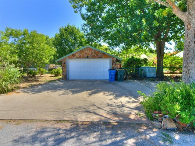 1928 W Idaho Street, Chickasha, OK 73018