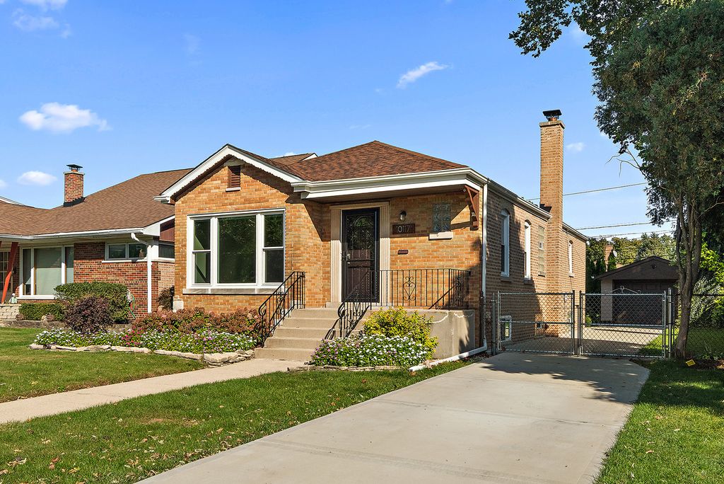 10117 S Clifton Park Avenue, Evergreen Park, IL 60805 — photo 2