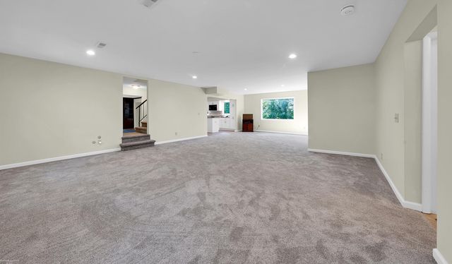 2700 Renshaw Drive, Troy, MI 48085