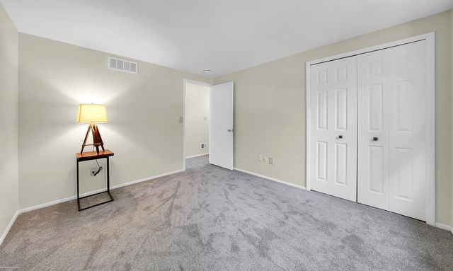 2700 Renshaw Drive, Troy, MI 48085