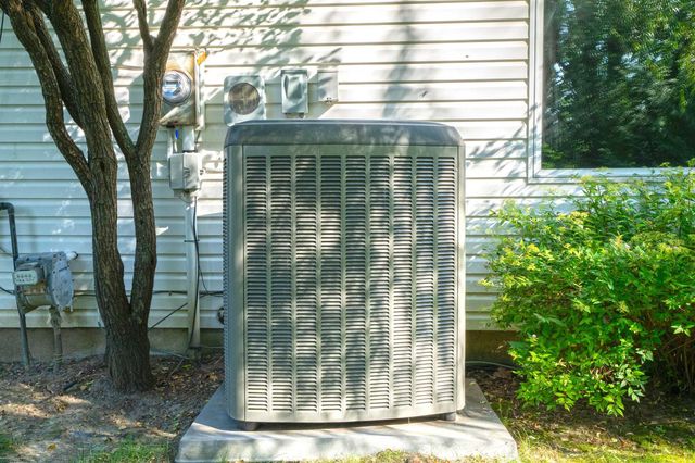 2700 Renshaw Drive, Troy, MI 48085