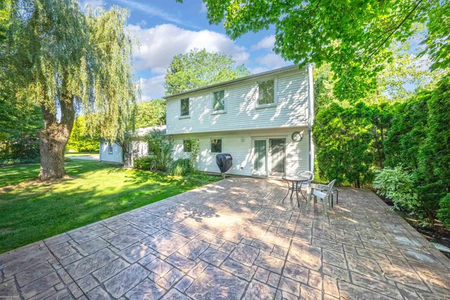 2700 Renshaw Drive, Troy, MI 48085