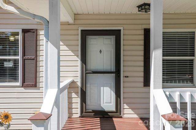 51 Kay Thomas Drive, Hendersonville, NC 28792