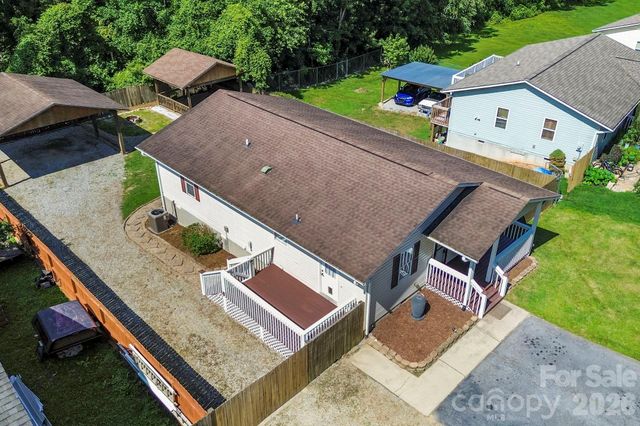51 Kay Thomas Drive, Hendersonville, NC 28792