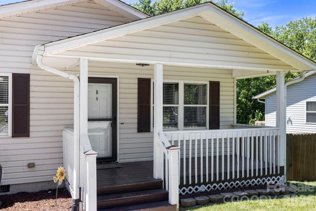 51 Kay Thomas Drive, Hendersonville, NC 28792