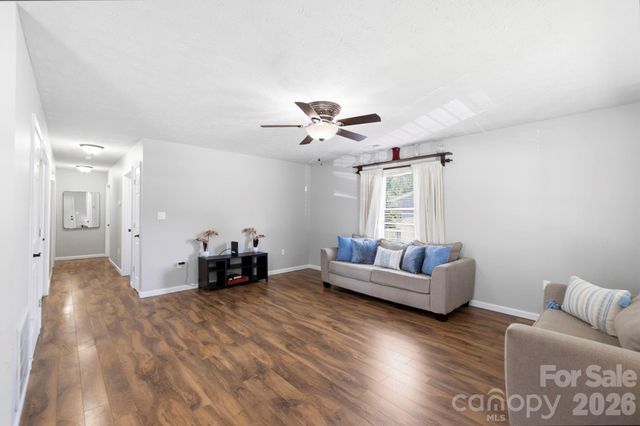 51 Kay Thomas Drive, Hendersonville, NC 28792