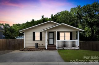 51 Kay Thomas Drive, Hendersonville, NC 28792