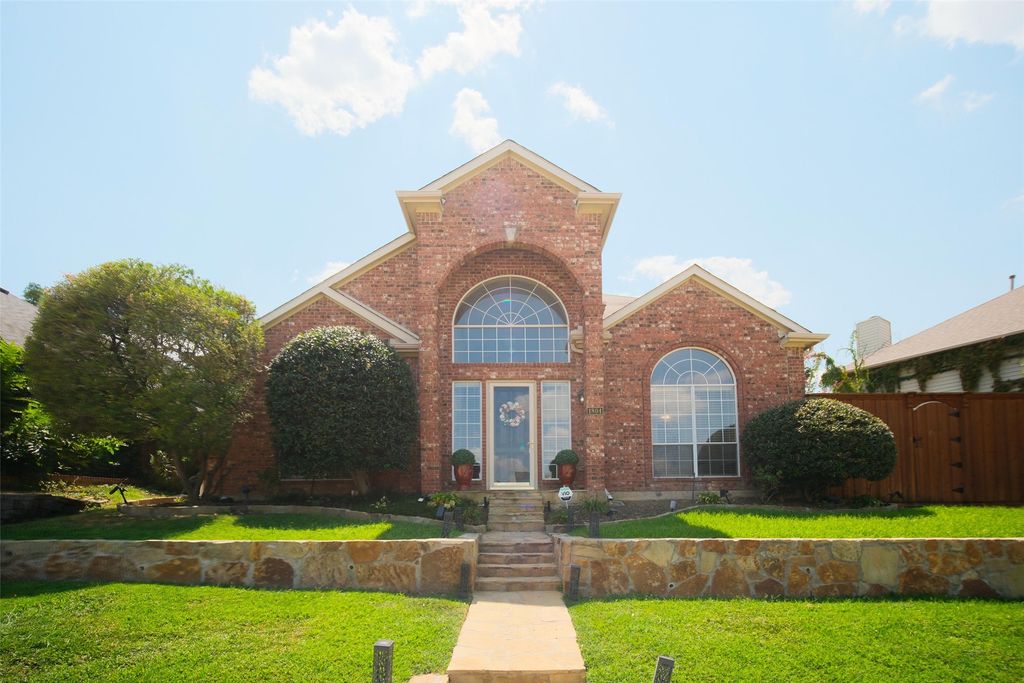 1804 Canoe Way, Carrollton, TX 75010 — exterior
