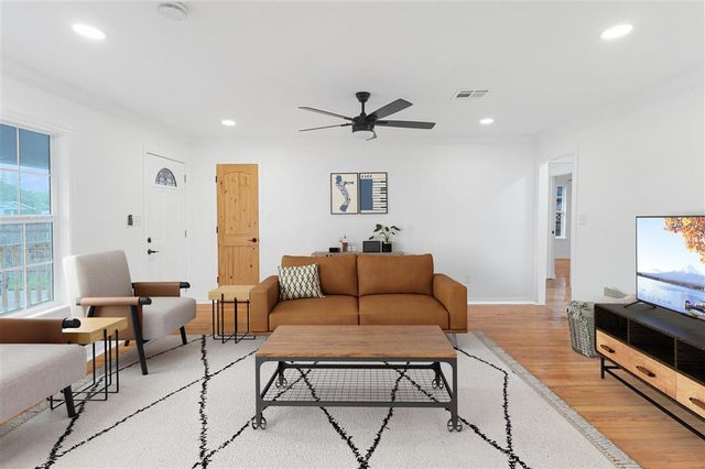 2715 Warren Ave Avenue, Lake Charles, LA 70601