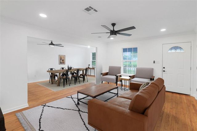 2715 Warren Ave Avenue, Lake Charles, LA 70601