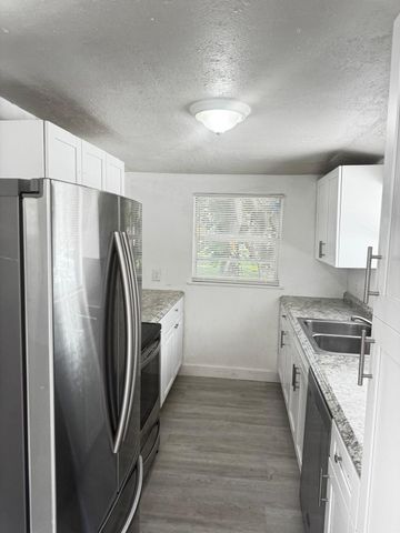 1310 Atlantic Avenue A-b, Fort Pierce, FL 34950