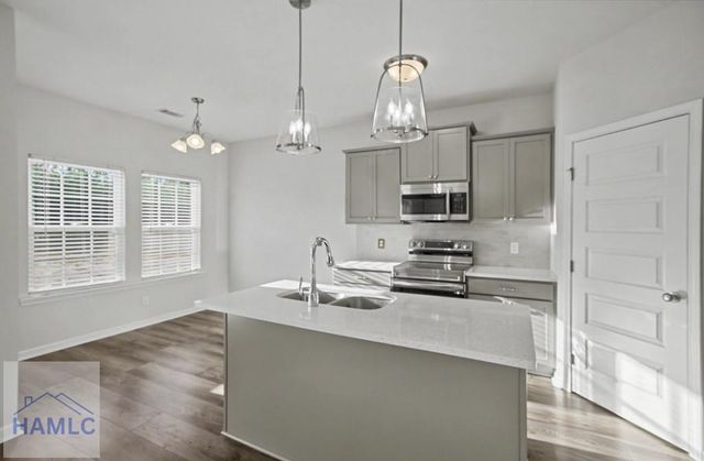 1560 Arnold Drive SE, Allenhurst, GA 31301