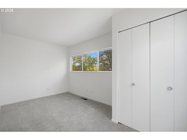 17776 Nw Lakeway Ct, Beaverton, OR 97006
