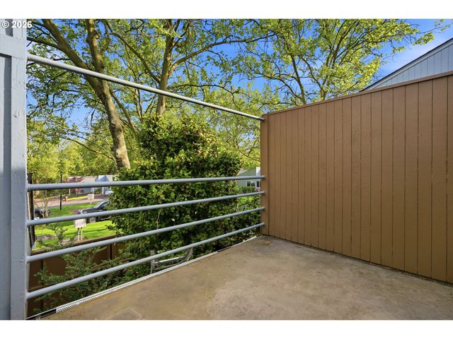 17776 Nw Lakeway Ct, Beaverton, OR 97006