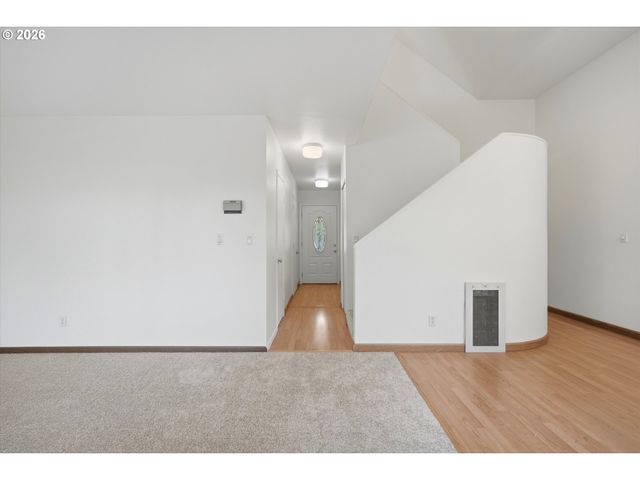 17776 Nw Lakeway Ct, Beaverton, OR 97006