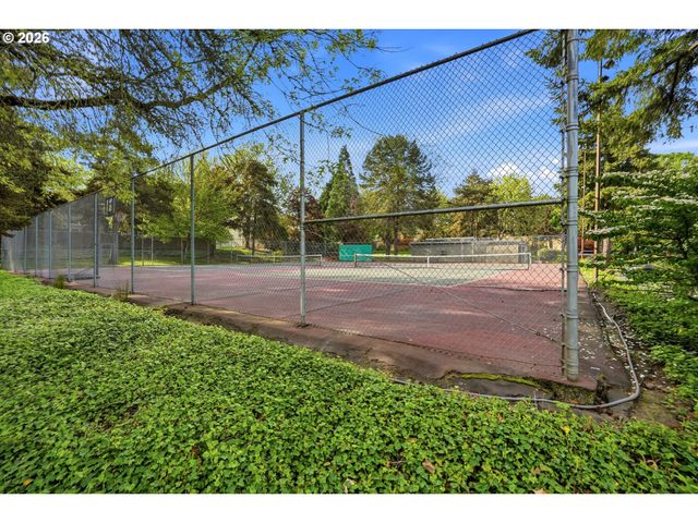 17776 Nw Lakeway Ct, Beaverton, OR 97006