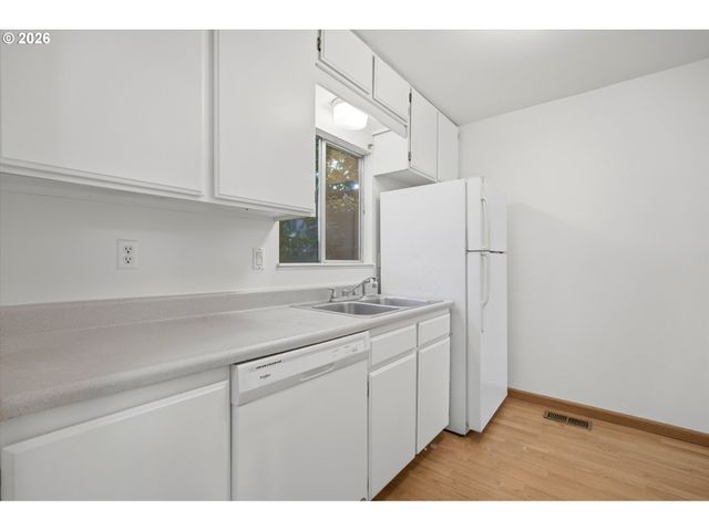 17776 Nw Lakeway Ct, Beaverton, OR 97006