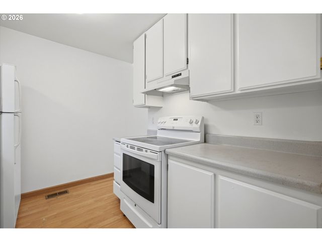 17776 Nw Lakeway Ct, Beaverton, OR 97006
