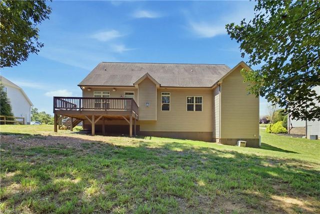5612 Crooked Oak Drive, Summerfield, NC 27358