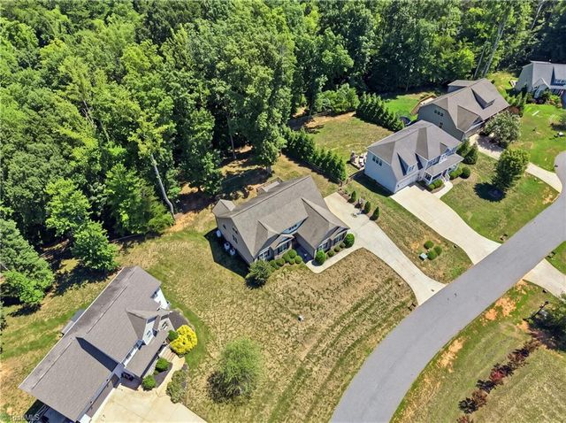 5612 Crooked Oak Drive, Summerfield, NC 27358