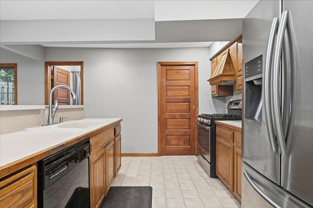 71 Fir Street, Mahtomedi, MN 55115