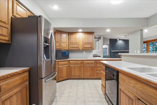 71 Fir Street, Mahtomedi, MN 55115