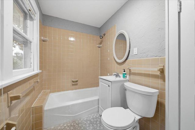 71 Fir Street, Mahtomedi, MN 55115