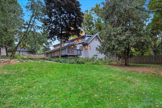 71 Fir Street, Mahtomedi, MN 55115