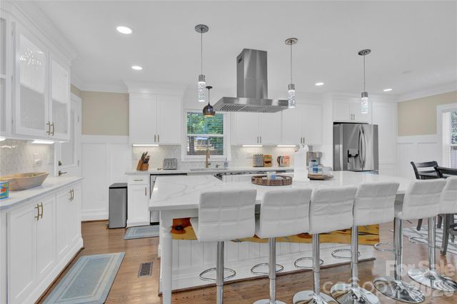 6639 Ronda Avenue, Charlotte, NC 28211