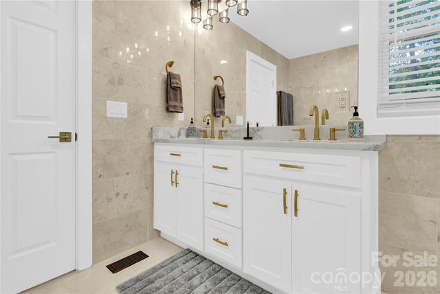 6639 Ronda Avenue, Charlotte, NC 28211