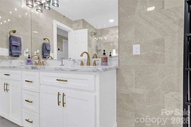 6639 Ronda Avenue, Charlotte, NC 28211