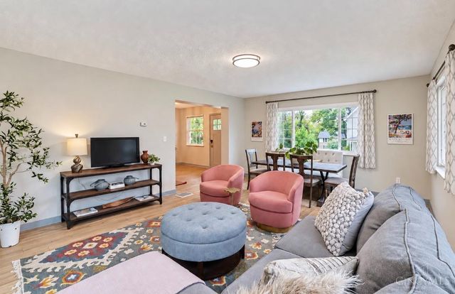 2529 Ridgeland Place, Cincinnati, OH 45212
