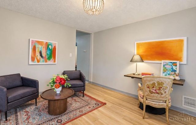 2529 Ridgeland Place, Cincinnati, OH 45212
