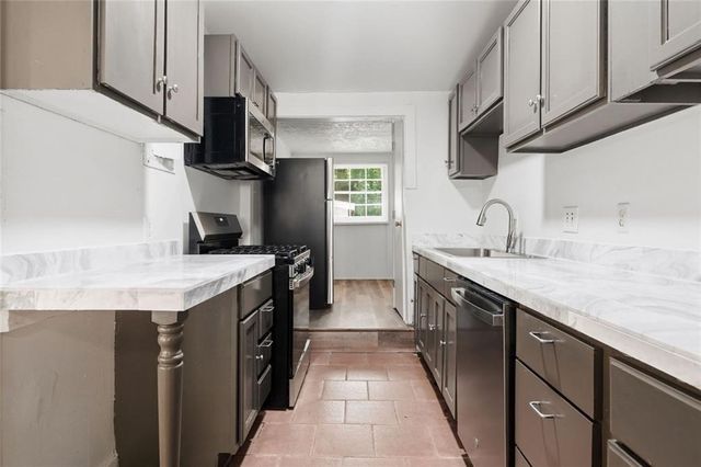866 Wells Circle SE, Smyrna, GA 30080